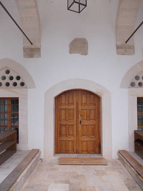 Stari nišani iznad sela Budmolića kod Tarčina