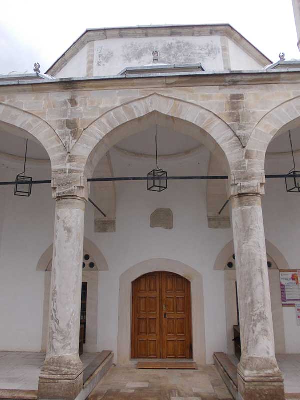 Stari nišani iznad sela Budmolića kod Tarčina