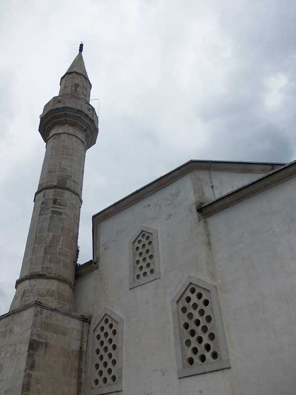 Stari nišani iznad sela Budmolića kod Tarčina