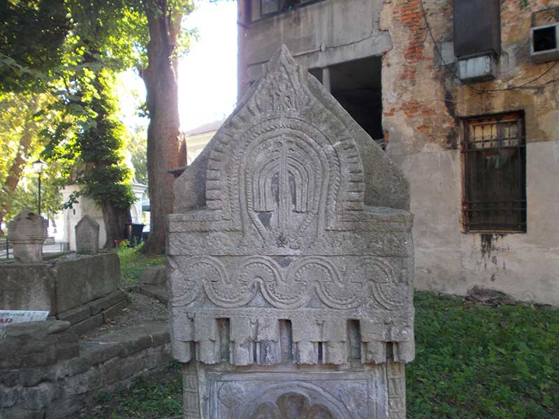 Stari nišani iznad sela Budmolića kod Tarčina